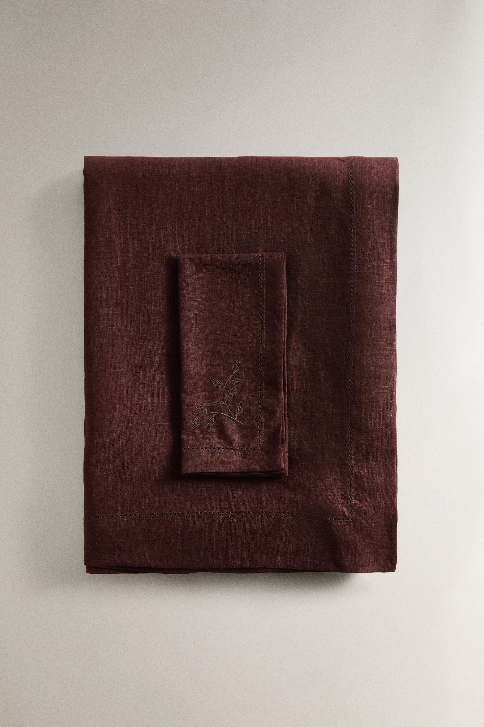 LINEN TABLECLOTH WITH FLORAL EMBROIDERY